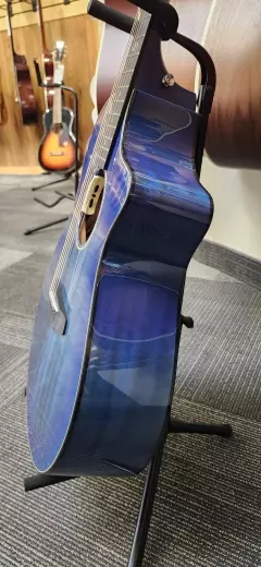 Breedlove Concert Blue Eyes CE Myrtlewood 2