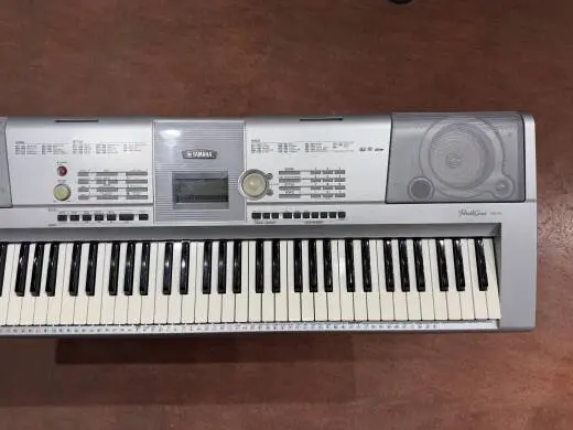Yamaha DGX 205 76-Key Portable Digital Keyboard 2