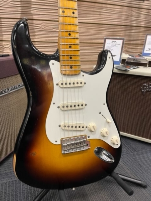 Fender Custom Shop 1956 Stratocaster Relic 2 Colour Sunburst 2