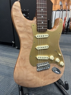 FENDER RARITIES QUILT MAPLE TOP STRAT 2