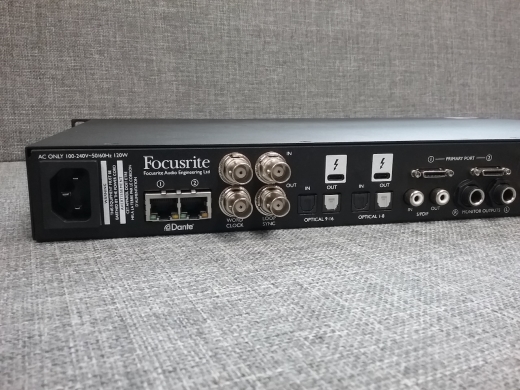 Focusrite - RED16 LINE 5