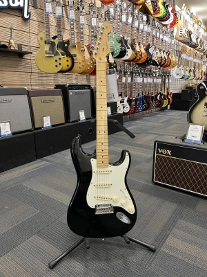 FENDER AM STD STRAT MN BLK