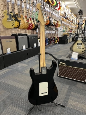 FENDER AM STD STRAT MN BLK 6