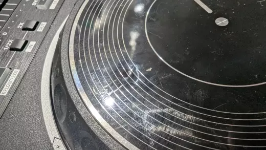 Pioneer DJ - DDJ-REV1 4
