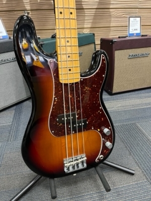 Fender Precision Bass American Professional II 3-Colour Sunburst 2