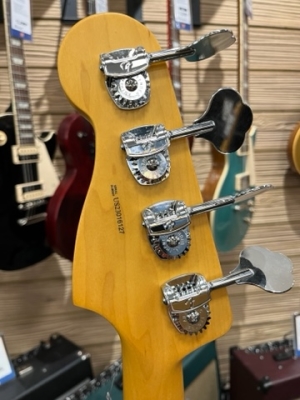 Fender Precision Bass American Professional II 3-Colour Sunburst 4