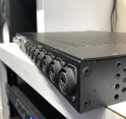 Universal Audio - UA-APX8P 2