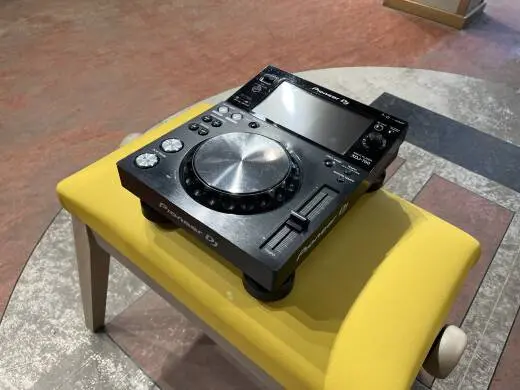 Pioneer DJ - XDJ-700 2