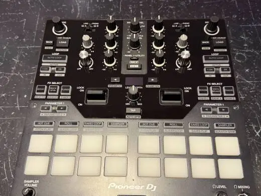 Pioneer DJ - DJM-S7 2