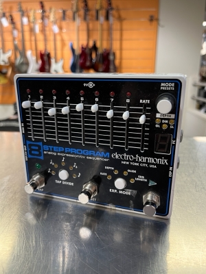 Gear Hunter | Electro Harmonix Analog Expression/CV Sequencer