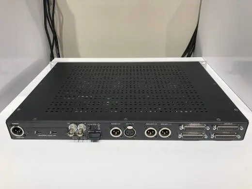 Universal Audio Apollo 16 16 x 16 FireWire 800 Audio Interface with Built-in UAD-2 QUAD DSP for UAD-2 Powered Plug-ins 2