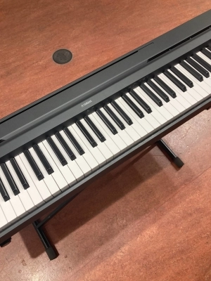 Yamaha P45 B 2