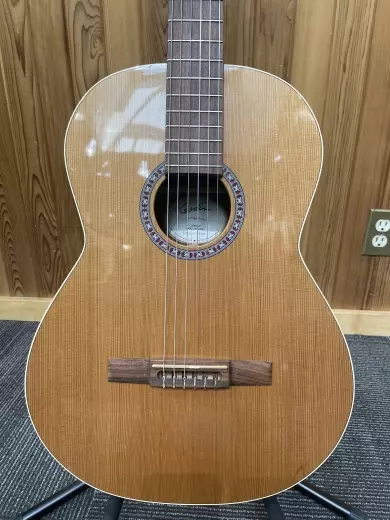 Godin Guitars - G49622 2