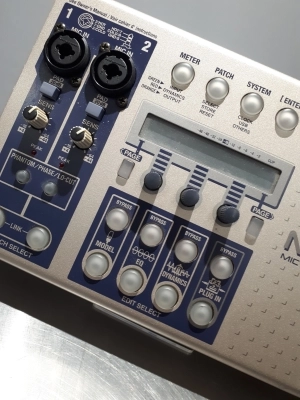 Roland Mic Modeling Preamp 2