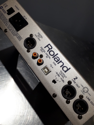 Roland Mic Modeling Preamp 3