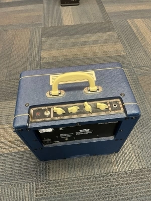 Vox AC4C1 4W Tube Combo Blue With VX10 Speaker 2
