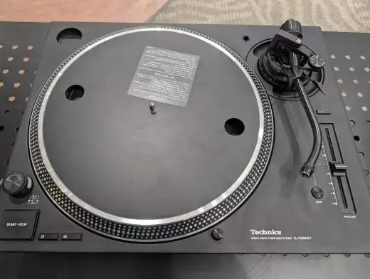 Technics - SL1200MK7 2
