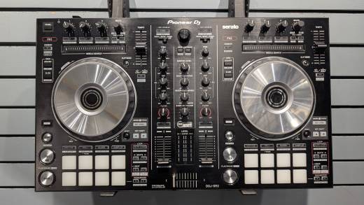 Pioneer DJ DDJ-SR2 DJコントローラー Pioneer DJ DDJ-SR2 Portable 2-channel controller for Serato