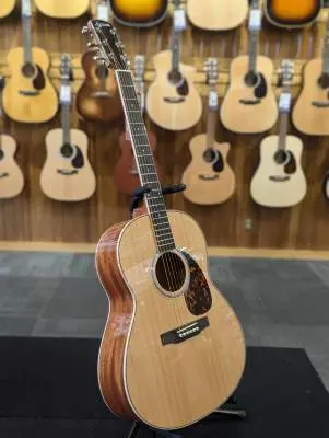 Store Special Product - Larrivee - L-05