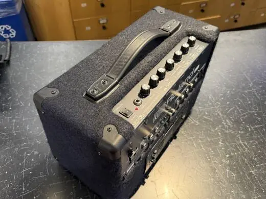 Roland - KC-220 2