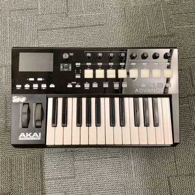 Akai Advance 25 MIDI Controller 2