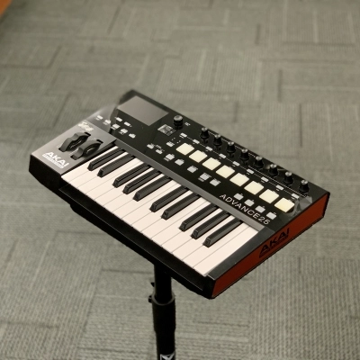 Akai Advance 25 MIDI Controller