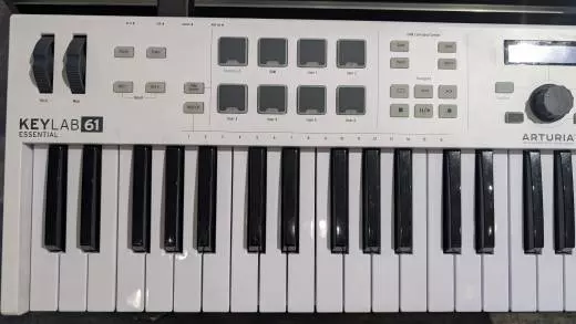 Store Special Product - Arturia - KEYLAB ESSE 61