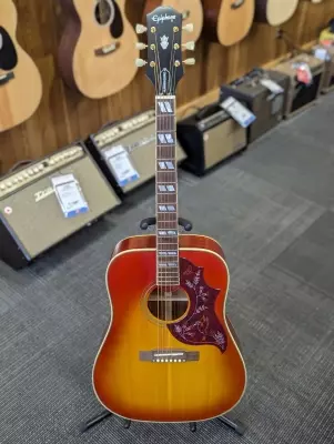 Epiphone - Inspired by Gibson Masterbilt Hummingbird - Aged Cherry Sunburst