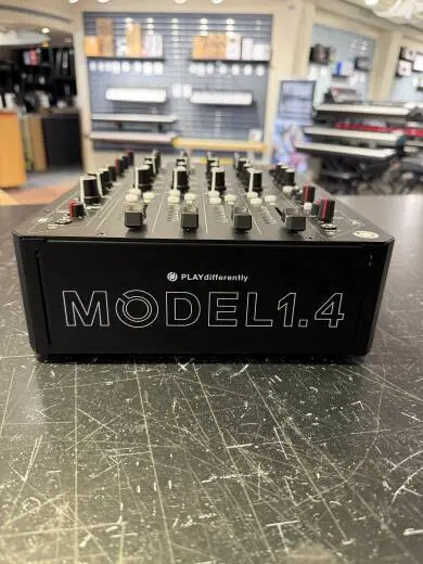 PLAYDIFFERENTLY MODEL 1.4 4CH ANALOGUE COMPACT DJ 2