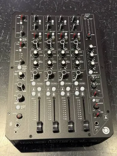 PLAYDIFFERENTLY MODEL 1.4 4CH ANALOGUE COMPACT DJ