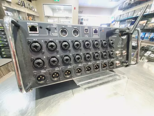 Behringer - XR18