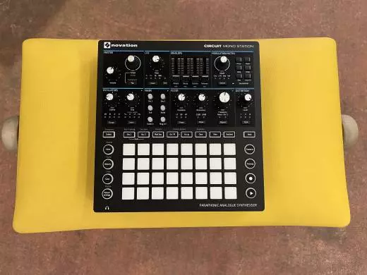 Novation - CIRCUIT MONO ST