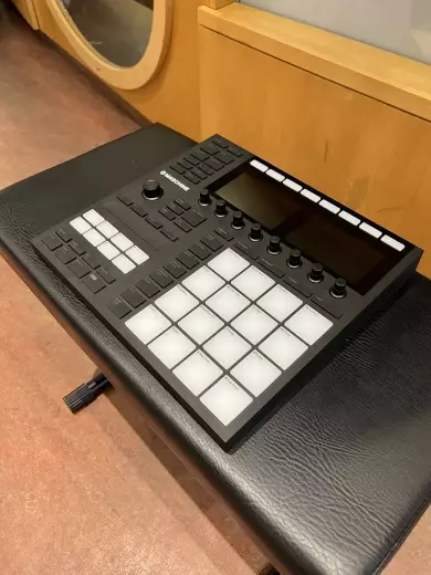 Native Instruments MASCHINE MK3 2