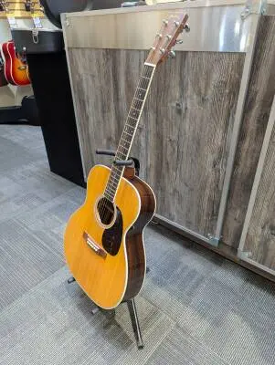 Martin M-36 Acoustic Guitar w/ Case 2