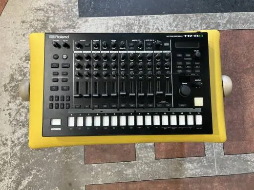 Roland - TR-8S