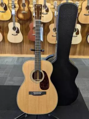 Store Special Product - 00-28 Modern Deluxe Spruce/East Indian Rosewood Acoustic Guitar with Case