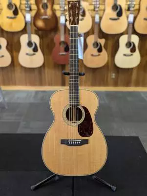 Store Special Product - 00-28 Modern Deluxe Spruce/East Indian Rosewood Acoustic Guitar with Case