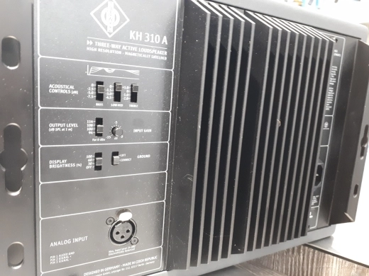 Neumann KH 310 - Three Way Nearfield Monitor 2