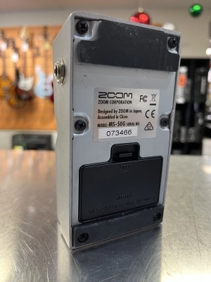 ZOOM MULTI-STOMP GUITAR EFFECTS PEDAL 2