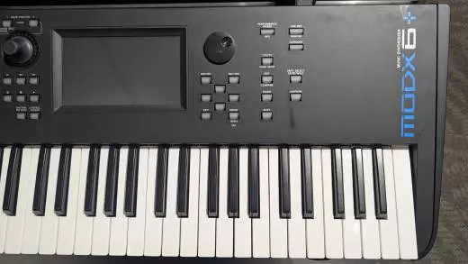 Yamaha - MODX6+ 2