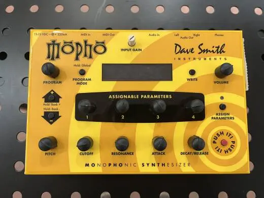 Dave Smith Instruments - MOPHO