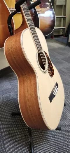 Larrivee 00-40 Shedua Special Edition 3