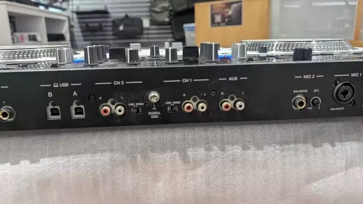 Pioneer DJ - DDJ-REV7 6