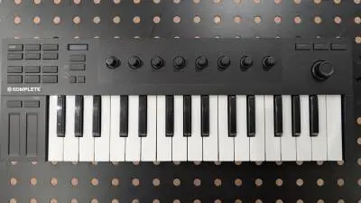 Native Instruments - M-32