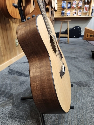 Taylor Guitars - GTE URBAN ASH 3