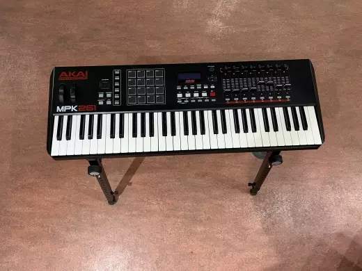 Akai MPK261