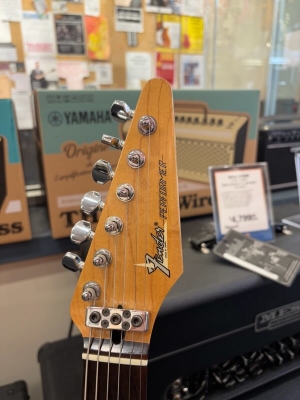 Fender 1985 Performer Standard Brown Sunburst 3