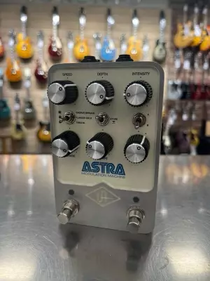 Store Special Product - Universal Audio Astra Modulation Pedal