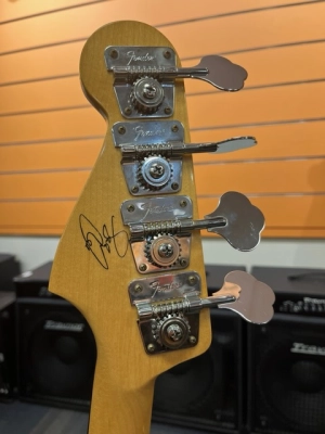 Fender Geddy Lee Jazz Bass 3 Tone Sunburst 5