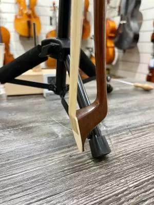 United Strings - 3/4 Half Mount Bass Bow 2